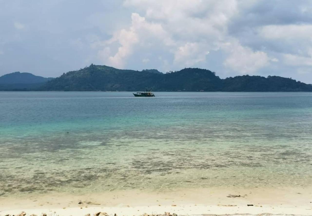 Santiri Island Resort Semporna Buitenkant foto